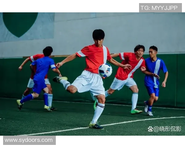 足球明星热巴观赛记:从绿茵场到荧屏的激情碰撞与梦想追逐